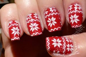 Essie-Shes_pampered_Stamping_mani